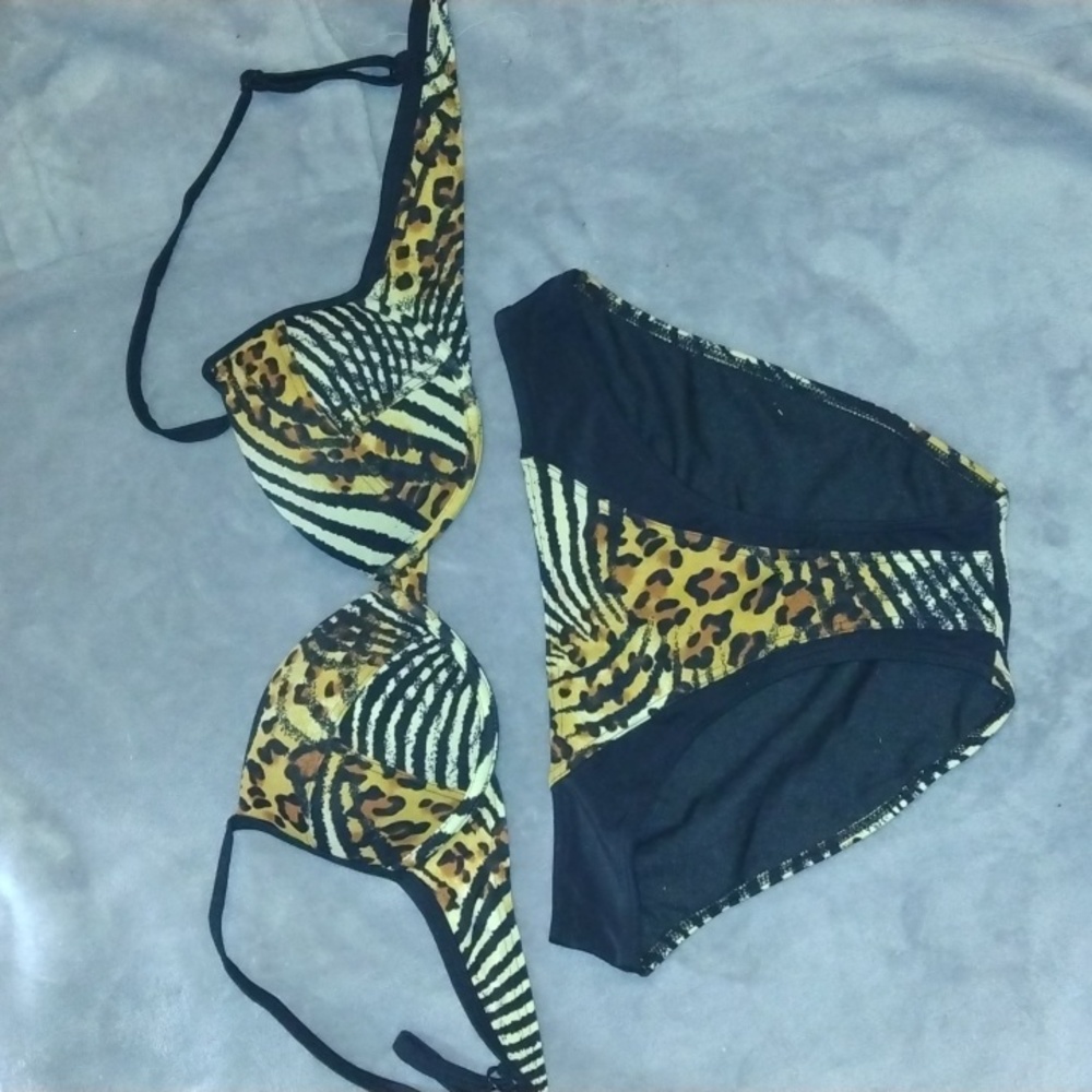 Women's animal print bikini set top and bottom size Small (38 UK)